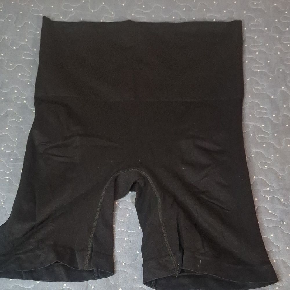 Dreamwear Black High-Waisted Shapewear Shorts size 2X
